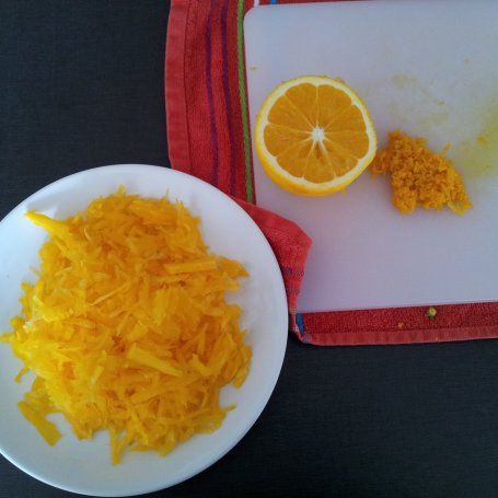 Krok 2 - Tagliattelle z dynią i szynką szwarcwaldzką  w sosie pomarańczowym foto