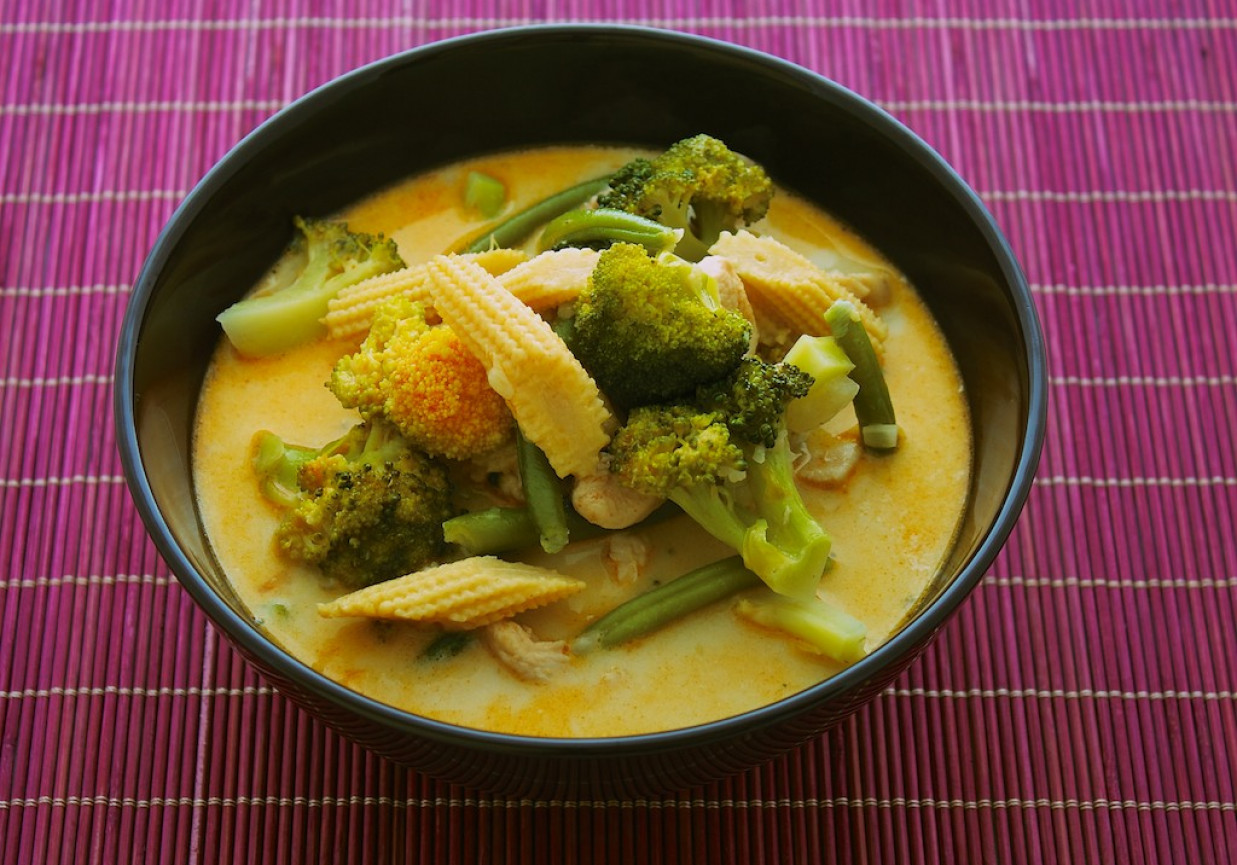 Tajska zupa curry foto