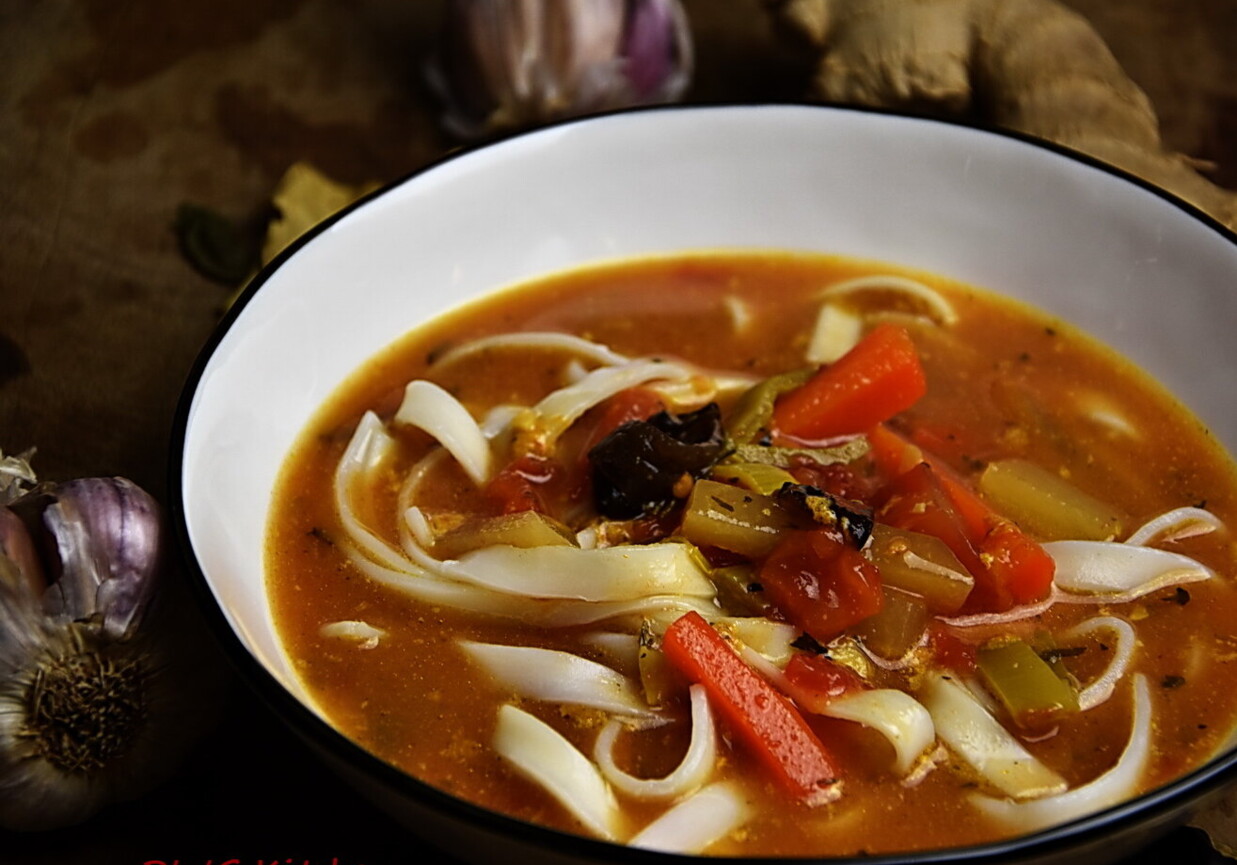 Tajska zupa pomidorowa foto