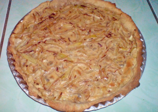 Fotografia przedstawiająca tarta cebulowa