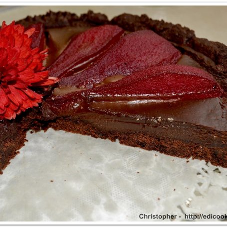 Krok 9 - Tarta czekoladowa z czerwoną gruszką foto