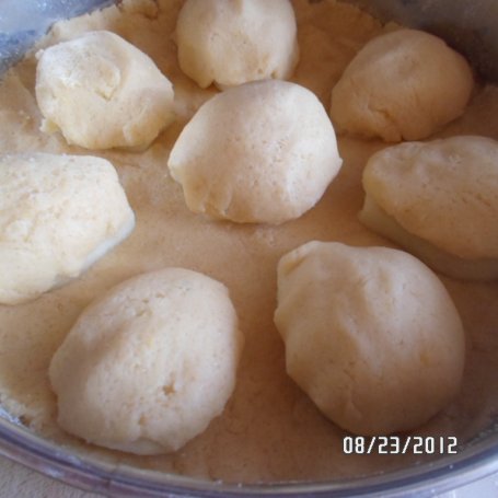 Krok 1 - Tarta gruszkowa z pianką i płatkami kokosa foto
