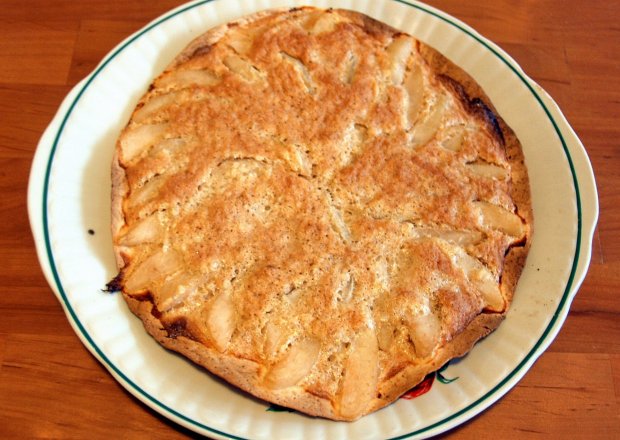 Fotografia przedstawiająca tarta gruszkowo-kokosowa na tortilli