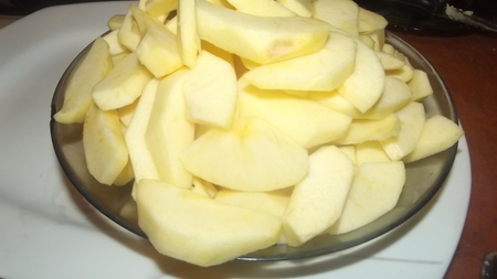 Tarta jabłkowa z orzechami  - smaki jesieni