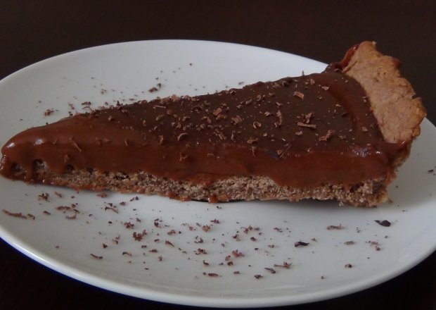 Fotografia przedstawiająca Tarta mocno czekoladowa