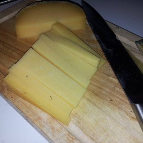 Krok 3 - tarta porowa z długo dojrzewającym serem i wędzoną szynką foto
