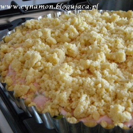 Krok 4 - Tarta rabarbarowa z kruszonką foto