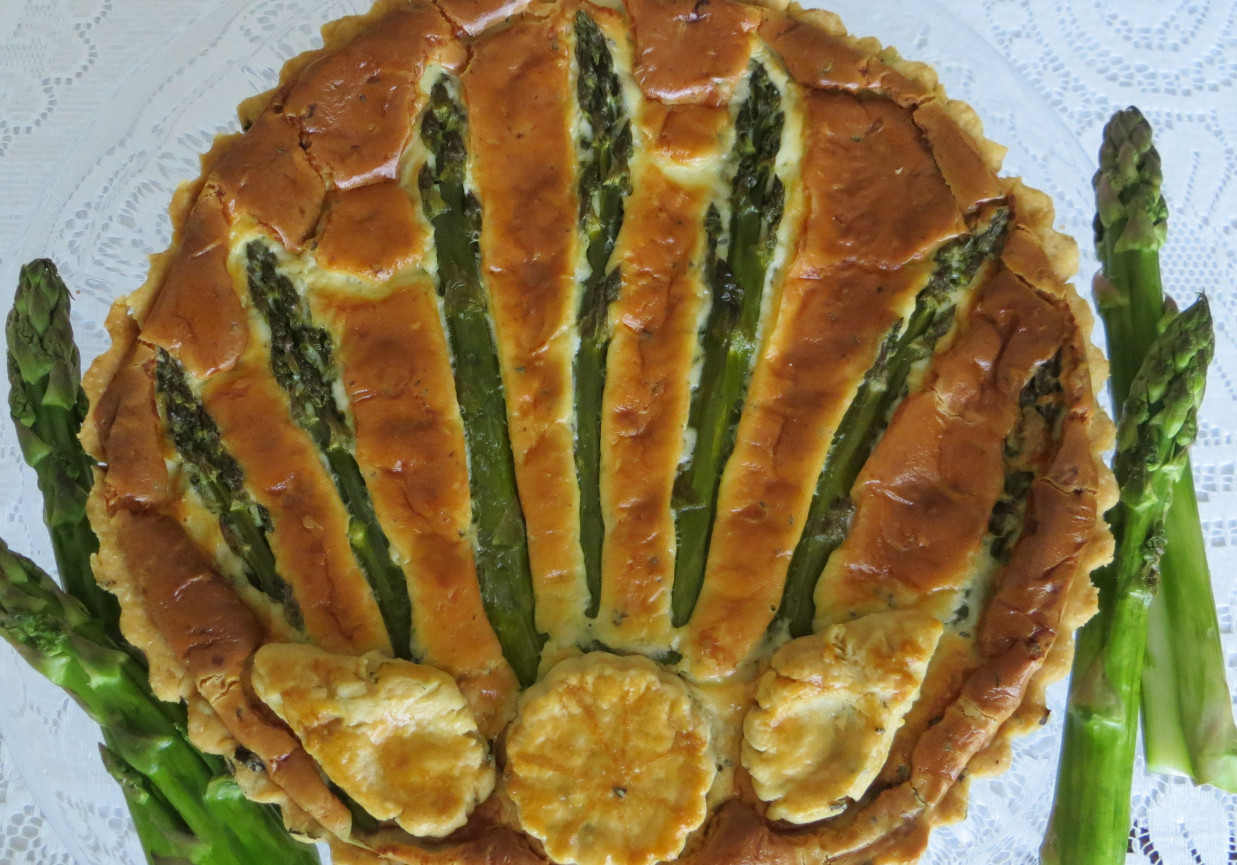 Tarta szparagowa z serem pleśniowym Lazur foto
