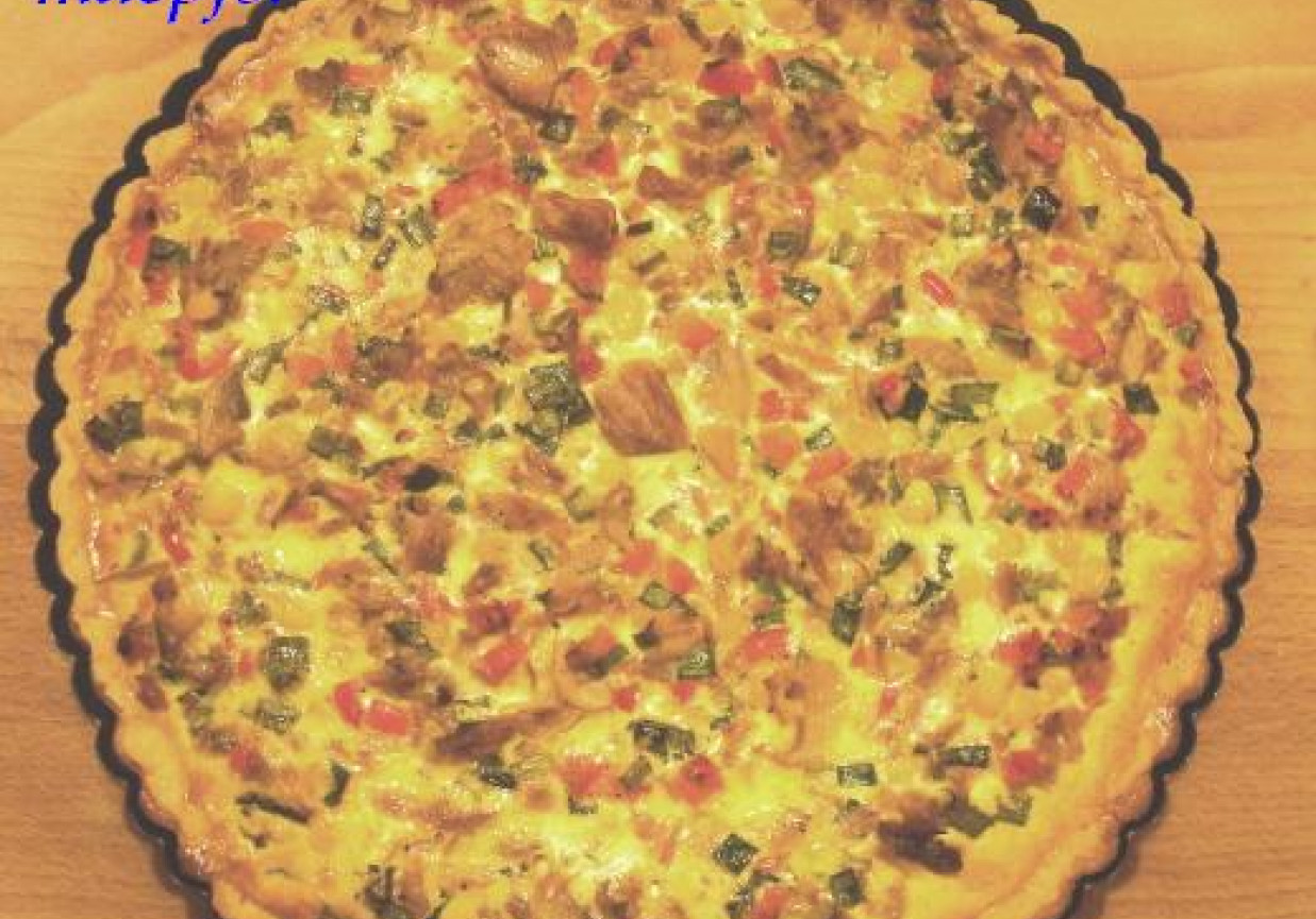 Tarta wegeteriańska z tuńczykiem i warzywami foto