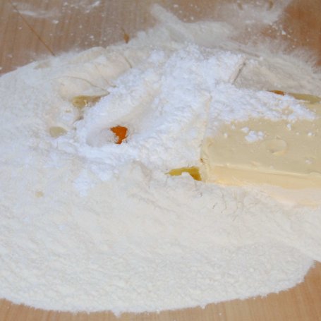 Krok 1 - Tarta wiśniowa pod kokosową kruszonką foto