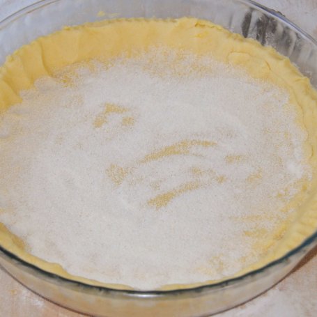 Krok 2 - Tarta wiśniowa pod kokosową kruszonką foto