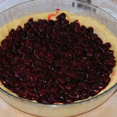 Krok 4 - Tarta wiśniowa pod kokosową kruszonką foto