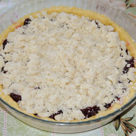 Krok 5 - Tarta wiśniowa pod kokosową kruszonką foto