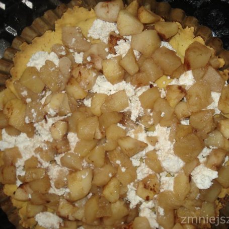 Krok 10 - Tarta z białym serem i prażonymi jabłkami z cynamonem foto