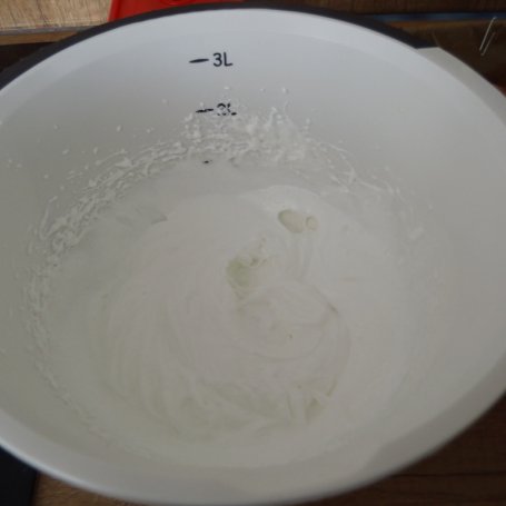 Krok 3 - Tarta z bitą śmietaną i mascarpone foto