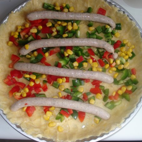 Krok 4 - Tarta z Bratwurstem i papryką foto