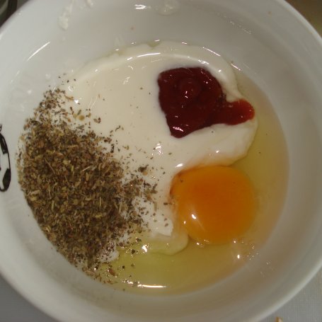 Krok 6 - Tarta z Bratwurstem i papryką foto