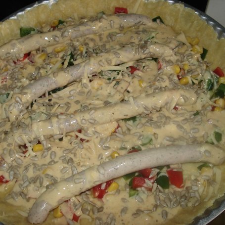 Krok 7 - Tarta z Bratwurstem i papryką foto