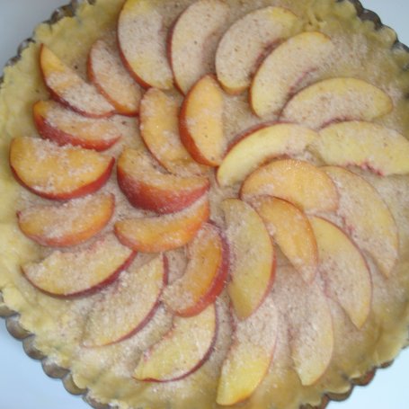 Krok 5 - Tarta z brzoskwiniami i bezą foto