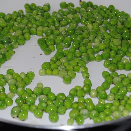 Krok 5 - Tarta z cukinią i zielonym groszkiem foto