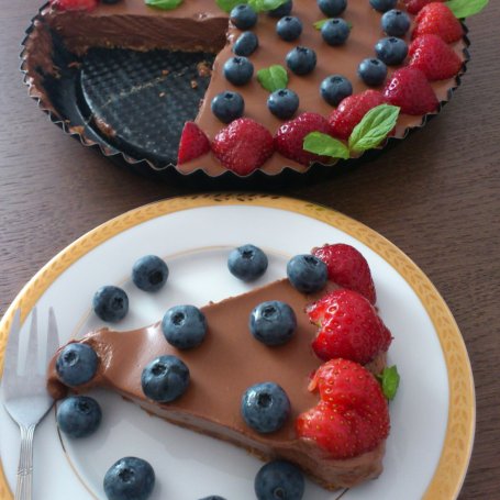 Krok 3 - Tarta z czekoladowym musem i owocami foto