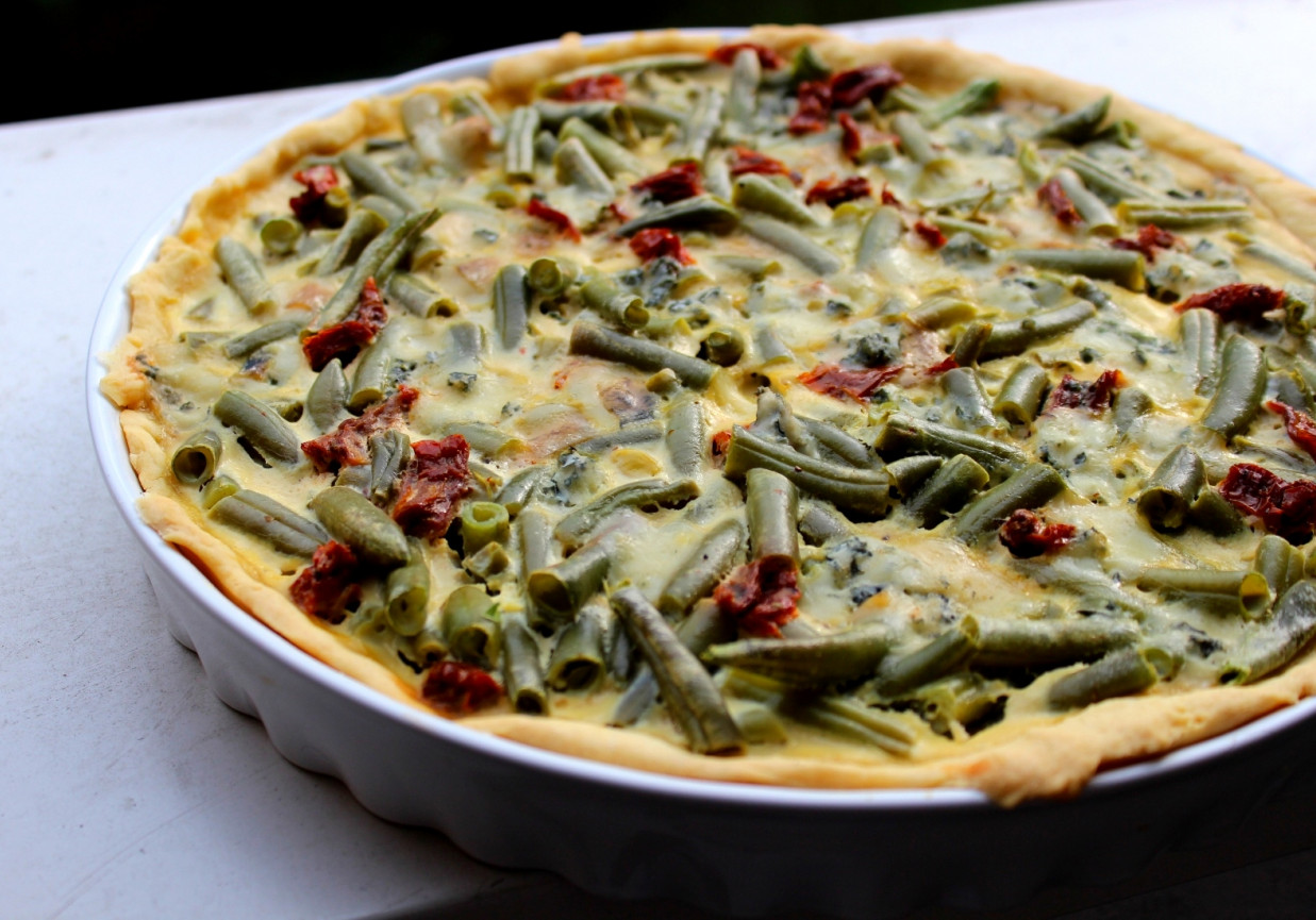 Tarta z fasolą szapargową i serem lazur foto