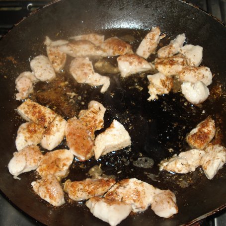 Krok 3 - Tarta z filetem z kurczaka i  szparagami- z nutą sezamu foto