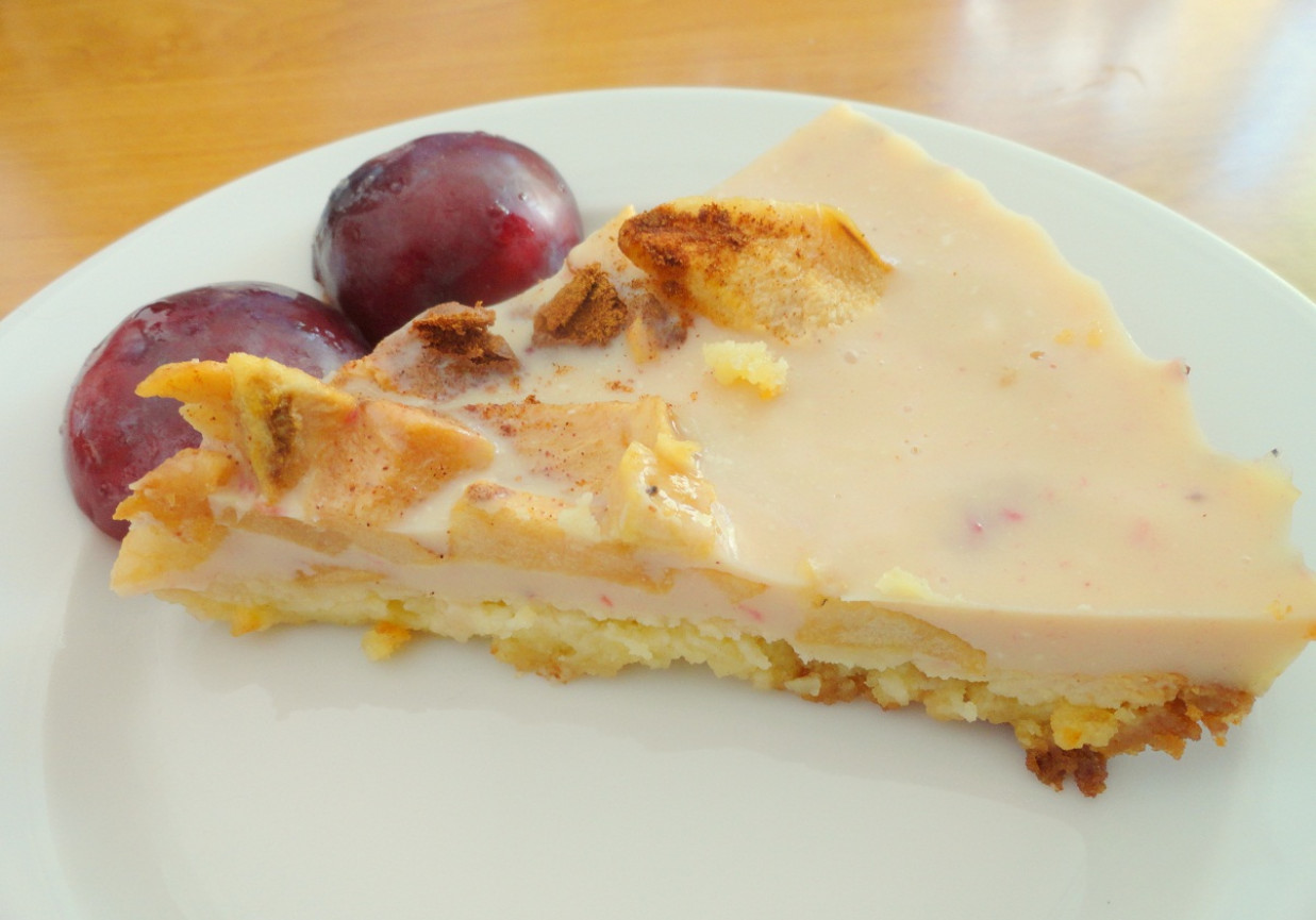 Tarta z jabłkami w galaretce waniliowo cytrynowej foto
