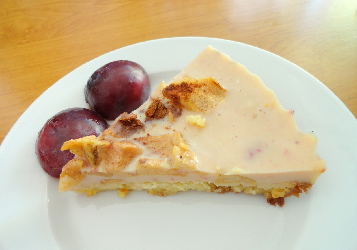 Tarta z jabłkami w galaretce waniliowo cytrynowej foto