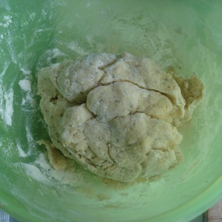 Krok 2 - Tarta z kiełbasą i pieczarkami- czarnuszką wzbogacona :) foto