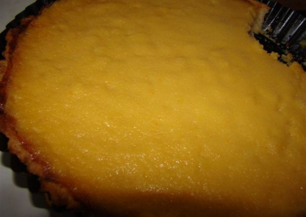 Fotografia przedstawiająca tarta z kremem pomarańczowym