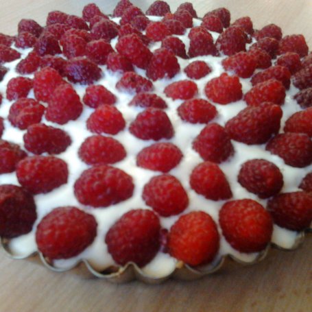 Krok 3 - Tarta z malinami i białą czekoladą foto