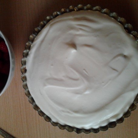 Krok 2 - Tarta z malinami i białą czekoladą foto