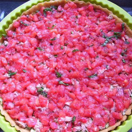 Krok 3 - Tarta z pomidorami, cukinią i tuńczykiem foto