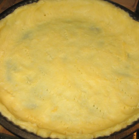 Krok 1 - Tarta z serem camembert, kukurydzą i pieczarkami foto