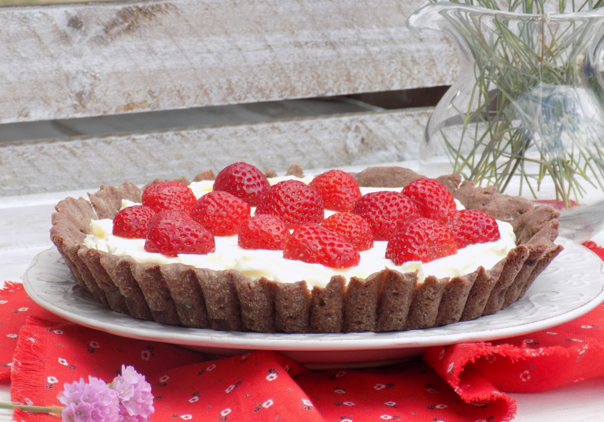 Tarta z serkiem mascarpone i truskawkami foto