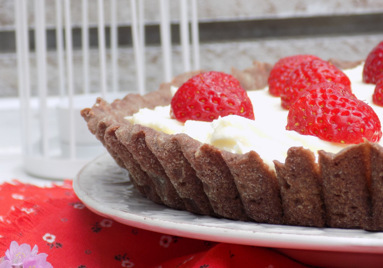 Tarta z serkiem mascarpone i truskawkami foto