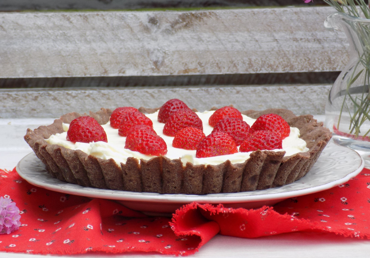 Tarta z serkiem mascarpone i truskawkami foto