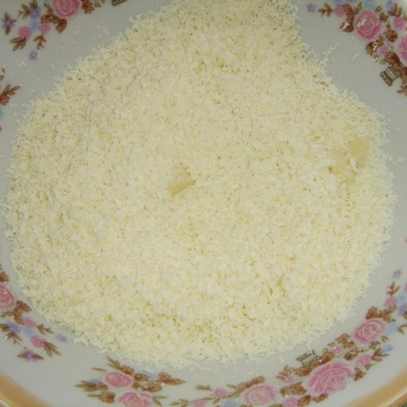 Krok 3 - Tarta z truskawkami i kremem mascarpone z białą czekoladą foto