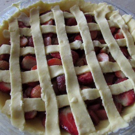 Krok 4 - Tarta z truskawkami i rabarbarem foto