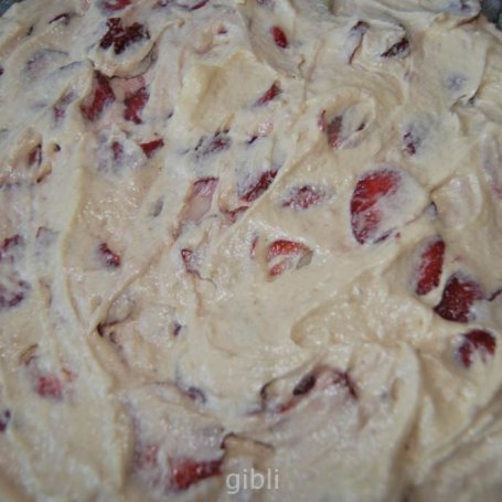 Krok 7 - Tarta z truskawkami foto
