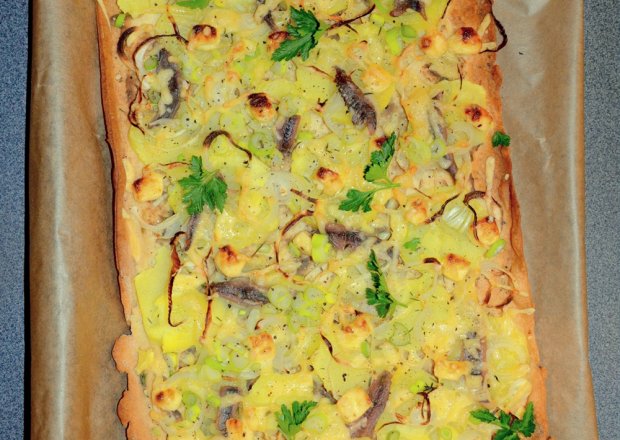 Fotografia przedstawiająca Tarta z ziemniakami i anchois
