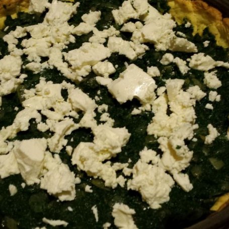 Krok 4 - Tarta ze szpinakiem, brokułami i pietruszką foto