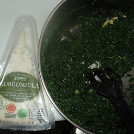 Krok 4 - Tarta ze szpinakiem i serem Gorgonzola foto
