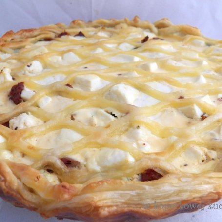 Krok 5 - Tarta ze szpinakiem, pomidorami i serem foto