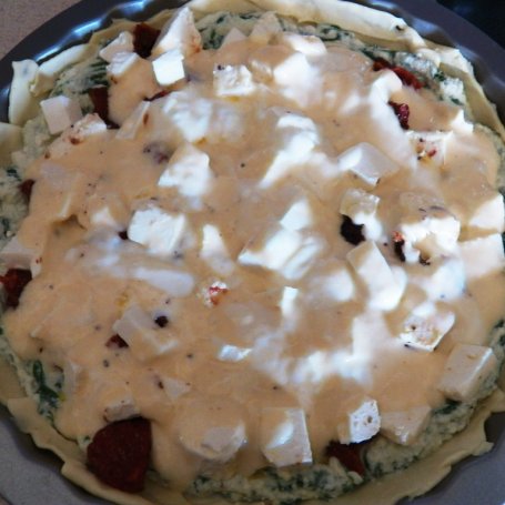 Krok 3 - Tarta ze szpinakiem, pomidorami i serem foto