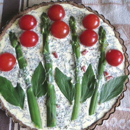 Krok 3 - Tarta ziołowa z szparagami foto