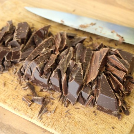 Krok 8 - Tartaletki z czekoladowym ganache i korzenną gruszką foto