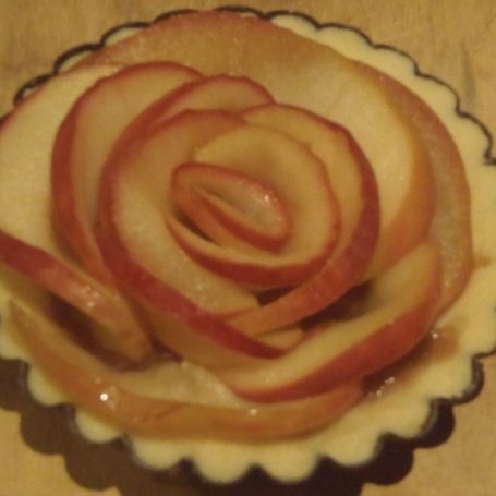 Krok 11 - Tartaletki z herbacianymi różami z jabłek foto