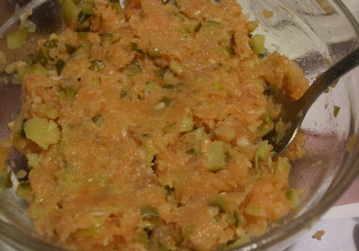 Tatar z łososia na ostro foto